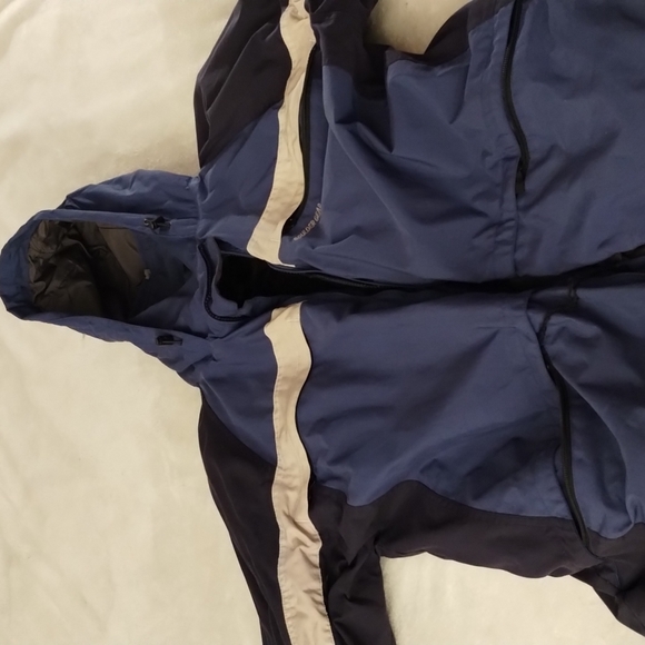 Blue And White Boulder Gear Extreme Temperature Weather Jacket. - Picture 1 of 7